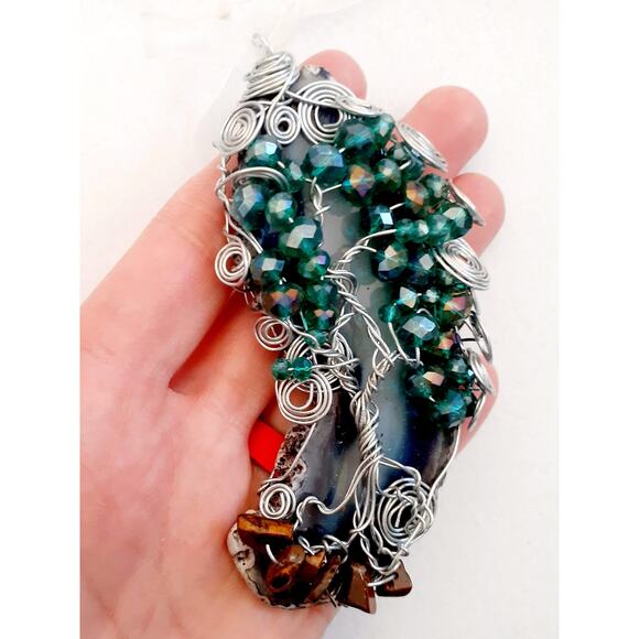 Tree of Life Agate Slice Suncatcher Wire Wrapped with Faceted Glass Beads - Picture 4 of 5